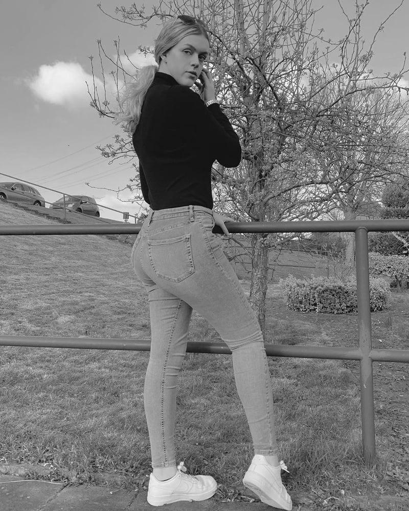 14P Fat ass Dutch girl
