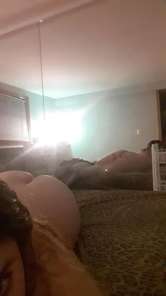 6P I WANT TO FUCK THIS SLUT