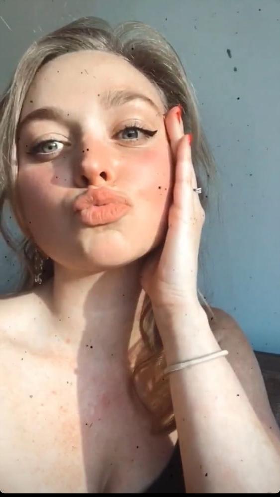 17P dutch tv slut Pip Pellets