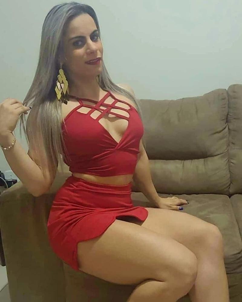 25P Vivian Hot Latina Bombshell Amateur