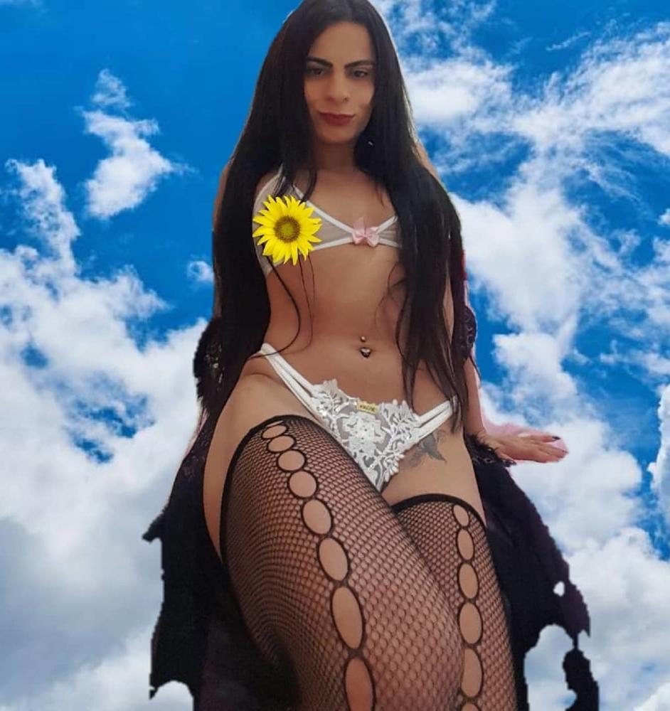 25P Vivian Hot Latina Bombshell Amateur