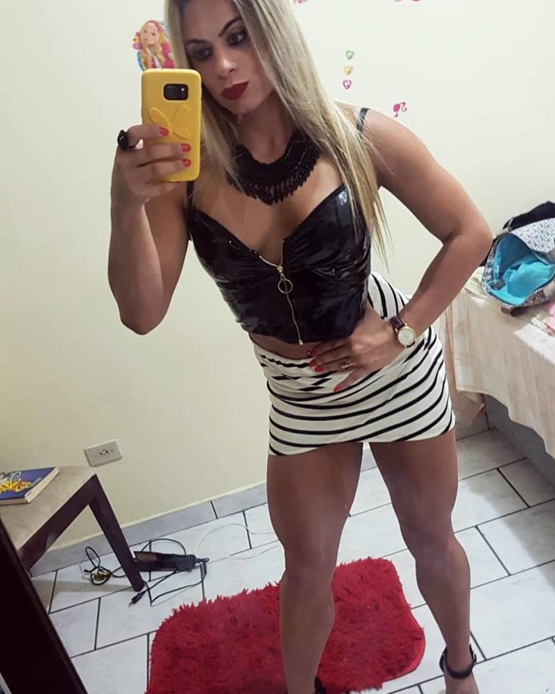 25P Vivian Hot Latina Bombshell Amateur