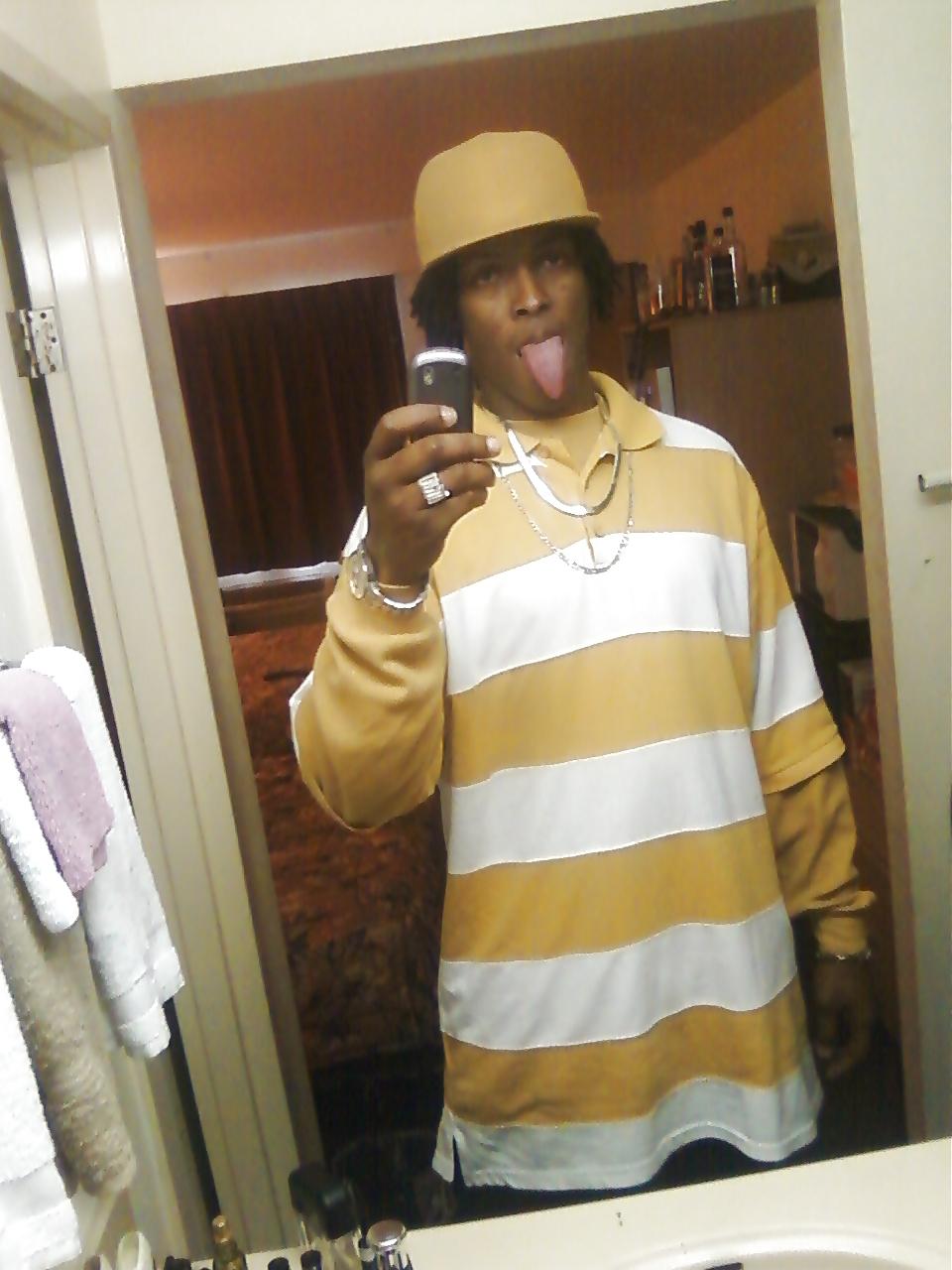 8P MR LONG TONGUE