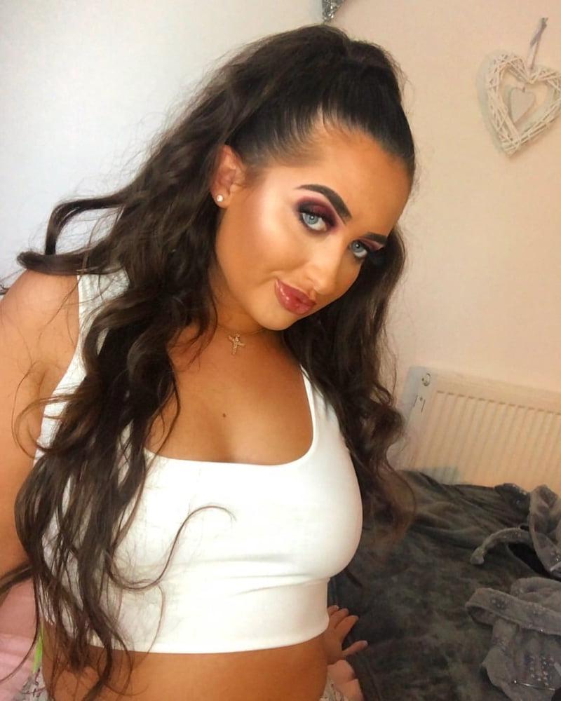 25P PAWG chav slag Phoebe