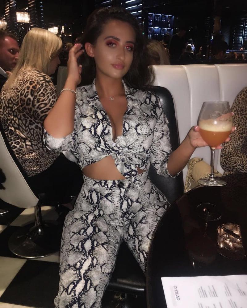 25P PAWG chav slag Phoebe