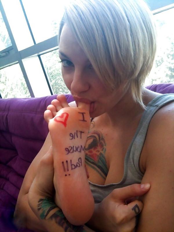 22P Special pics for foot lovers!!!