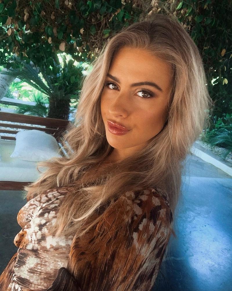 25P Dutch Babe Romy