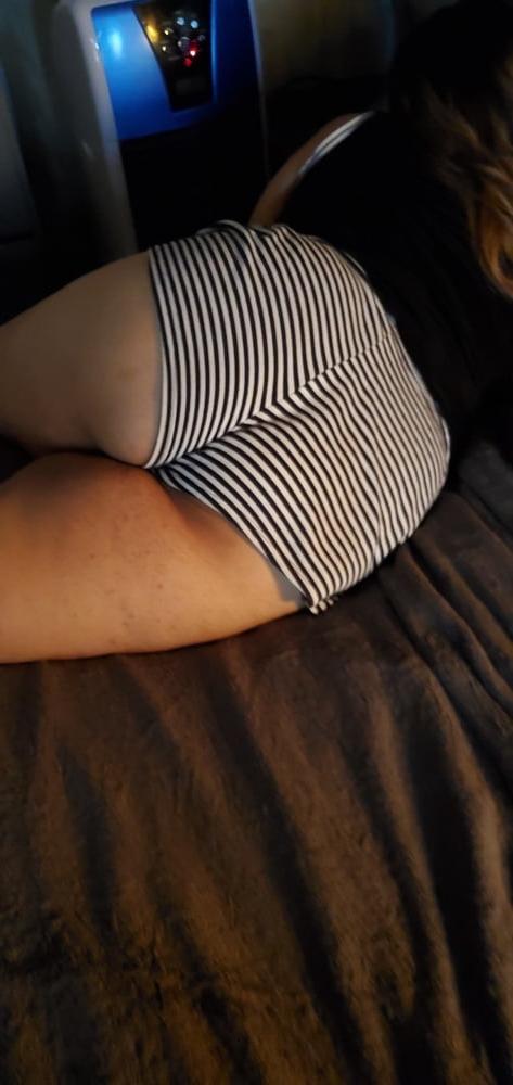 15P Thick fuck buddy latina