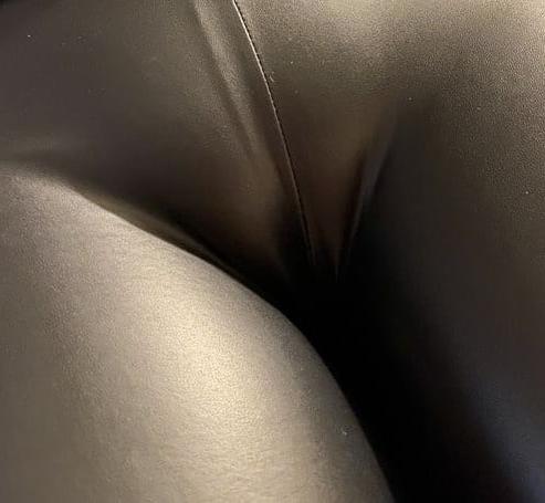 25P Leather cameltoe 10