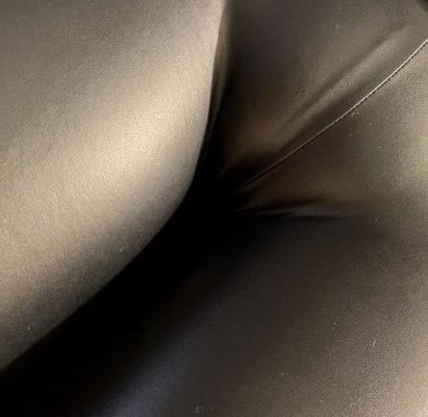 25P Leather cameltoe 10