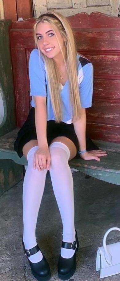 25P love sexy women on benches