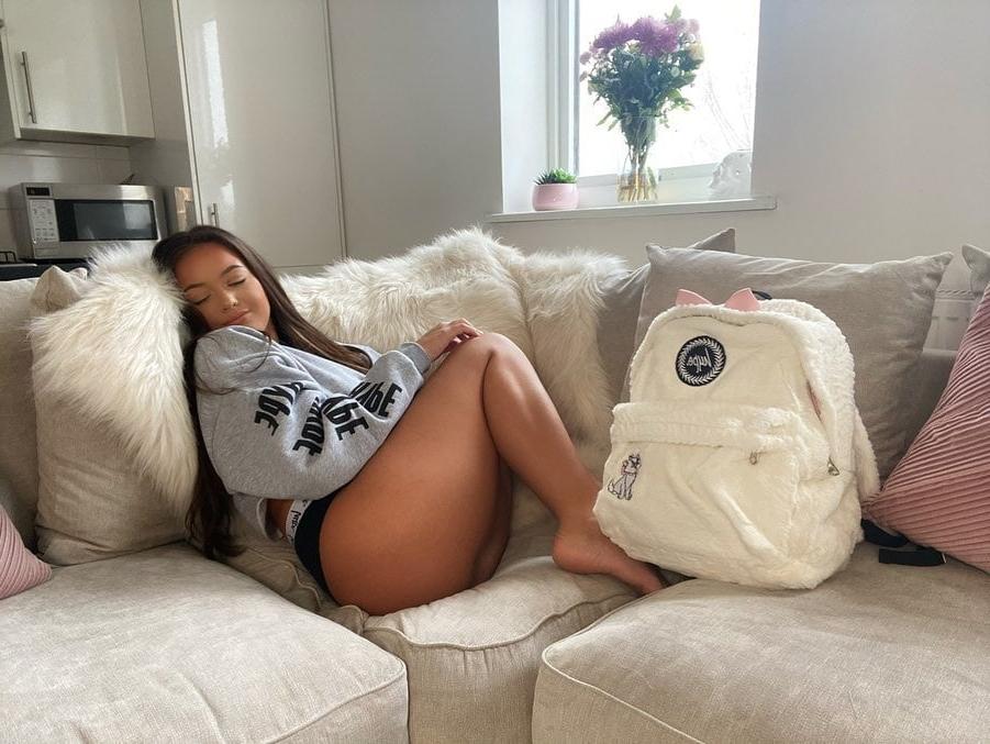 25P Beautiful PAWG slag Chloe