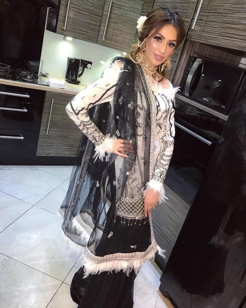 25P New Pakistani Sexy Cock Lovers