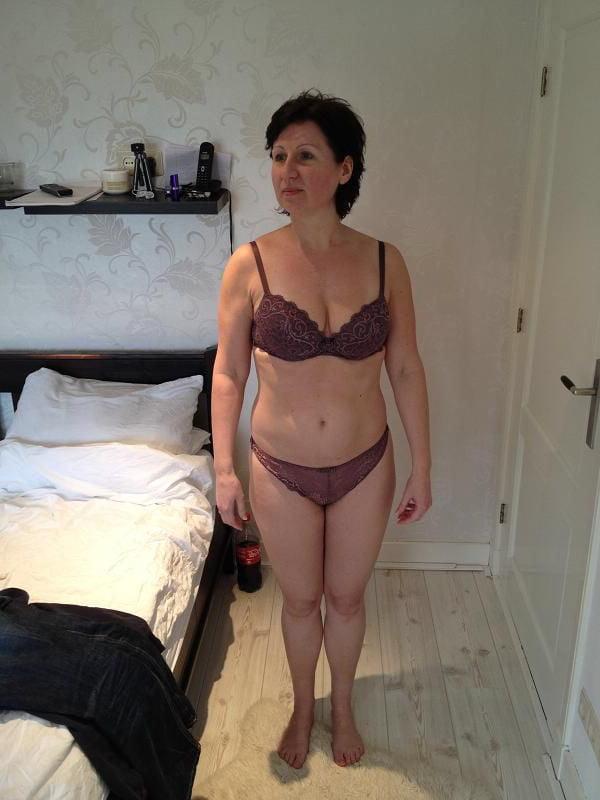 14P Dutchy cucky exposing her wife