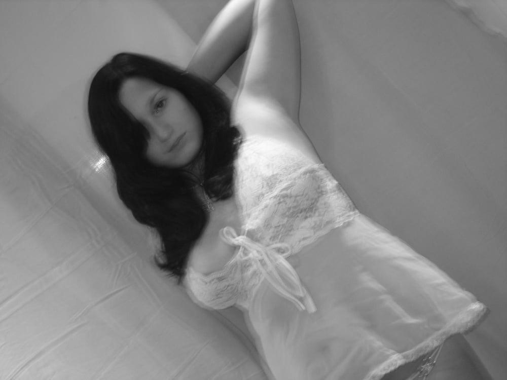 25P Sexy Amateur Babe Love Lingerie