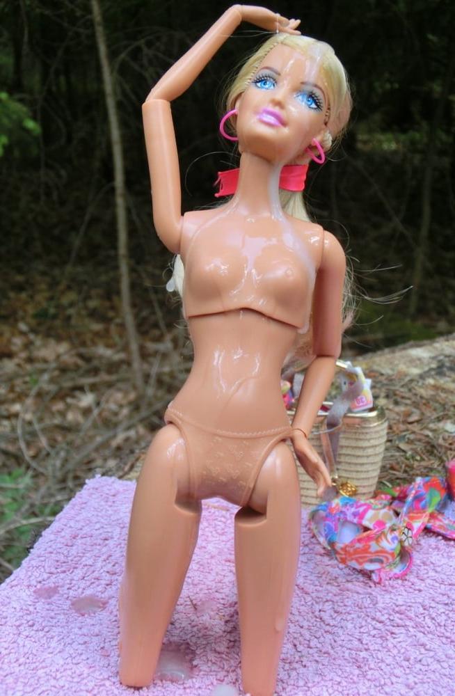25P 11 Barbie Sunbathing (Doll)
