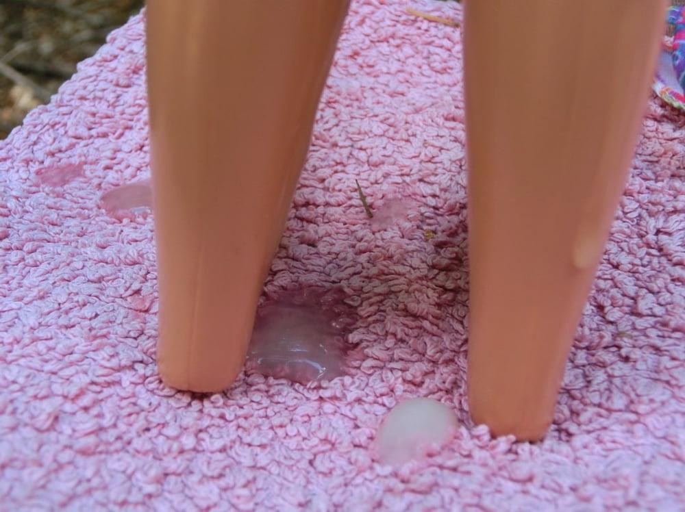 25P 11 Barbie Sunbathing (Doll)