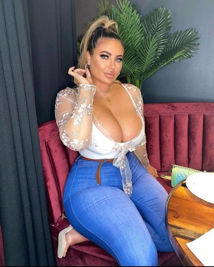25P HannahB Pawg Galllery 3