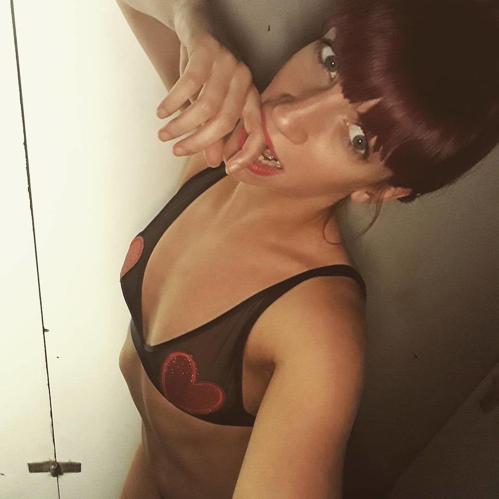 25P Hot Dutch stripper slut Nidens