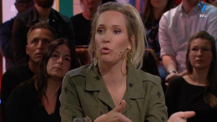 25P Dutch Presenter &amp; Hockey Player - Helene Hendriks 3