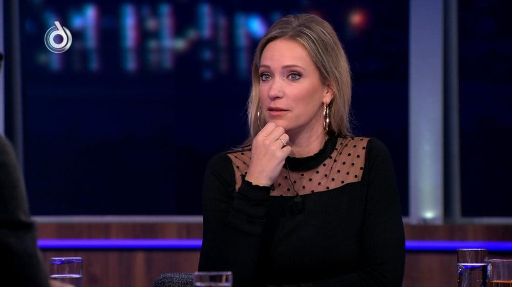 25P Dutch Presenter &amp; Hockey Player - Helene Hendriks 3