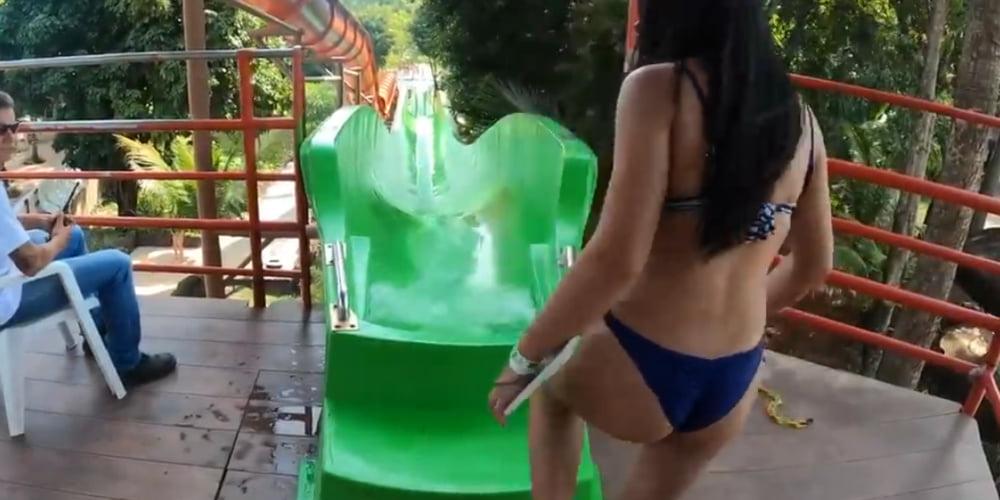 11P Water park Asses!