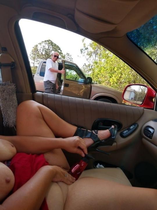 25P Public exhibit outdoor strangers teasing dogging flash