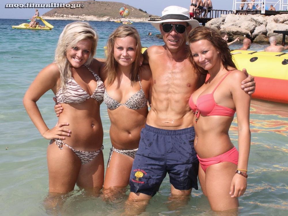 25P Which Girl Do You Want To Fuck 216?