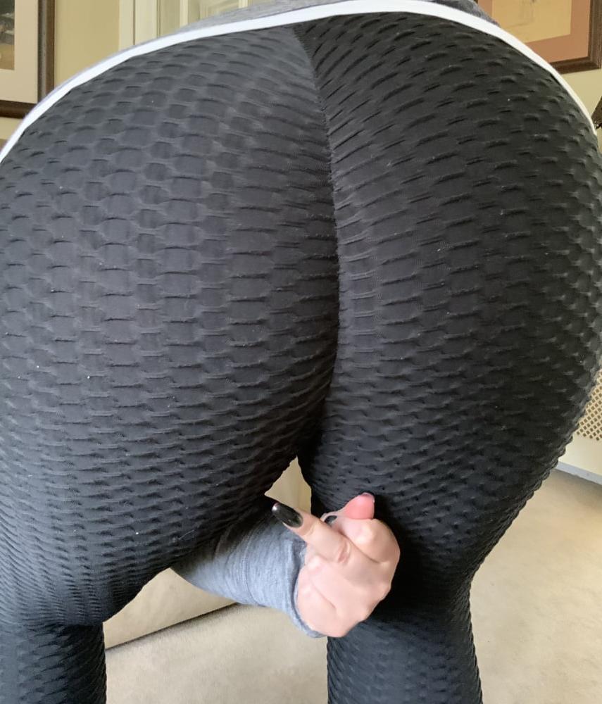 9P I love this ass! Black leggings