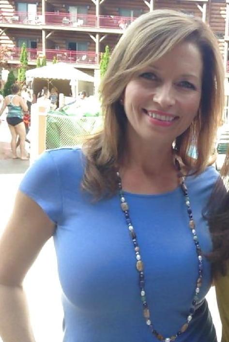 10P MILFS I'd love to fool around with...