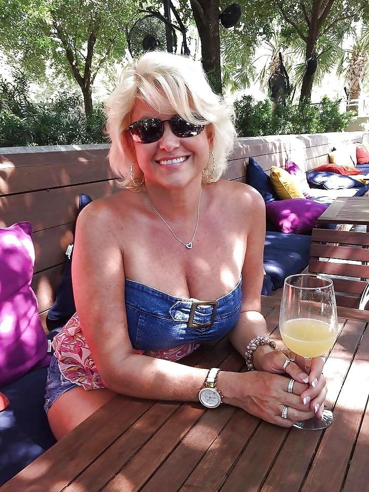 10P MILFS I'd love to fool around with...