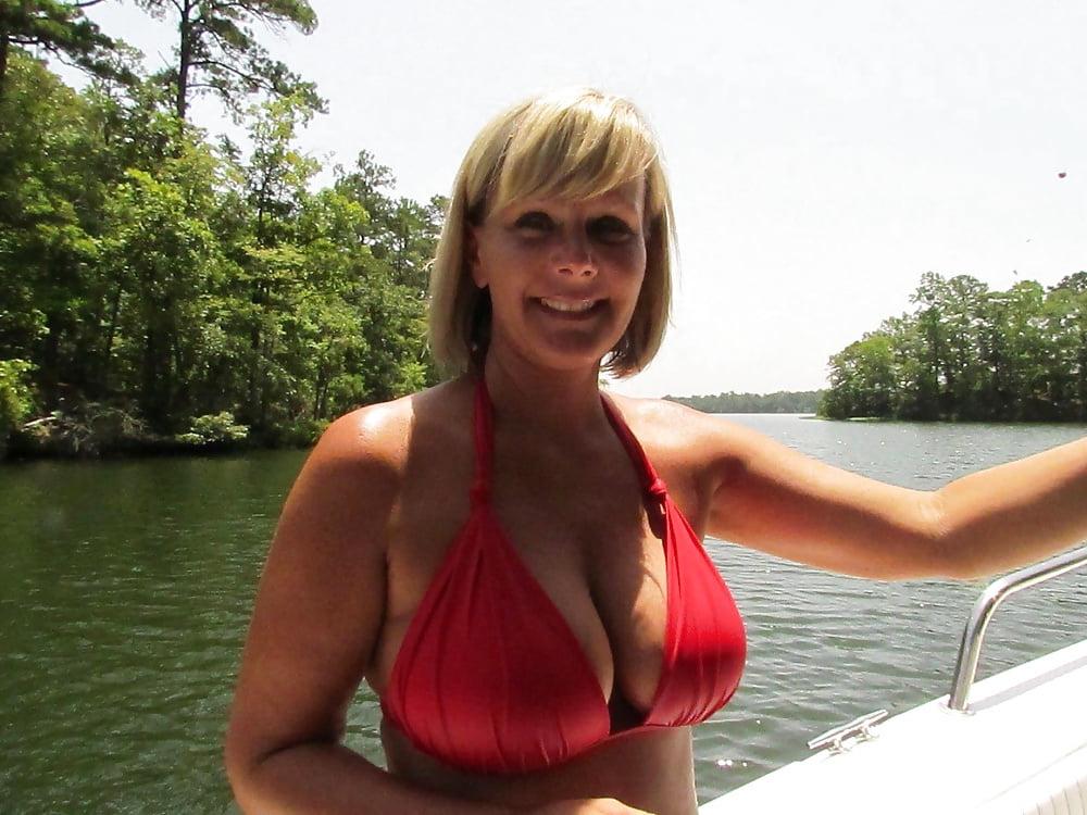 10P MILFS I'd love to fool around with...