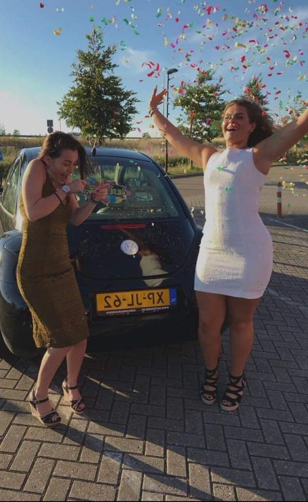 9P Sexy Dutch Girl