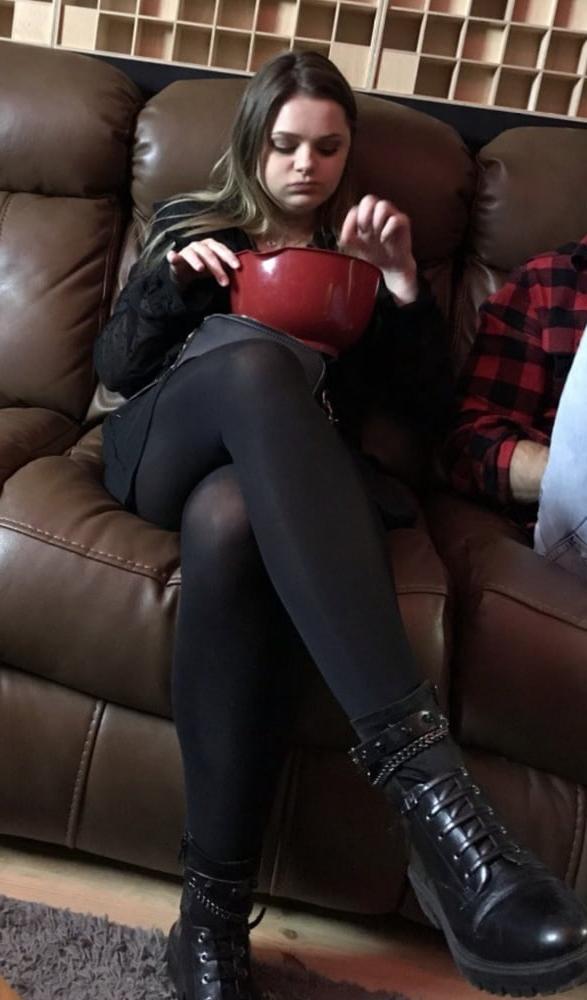17P Pantyhosed Party Time