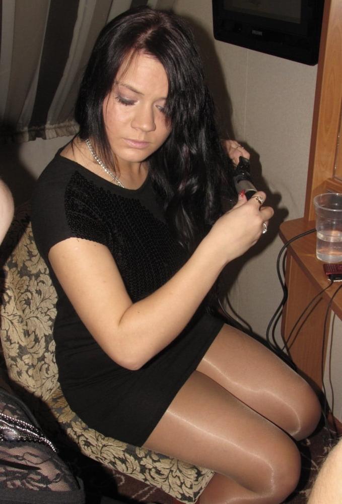 17P Pantyhosed Party Time