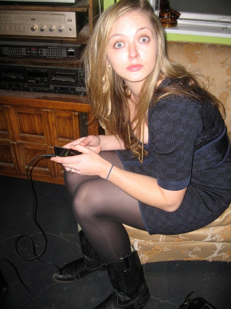 17P Pantyhosed Party Time