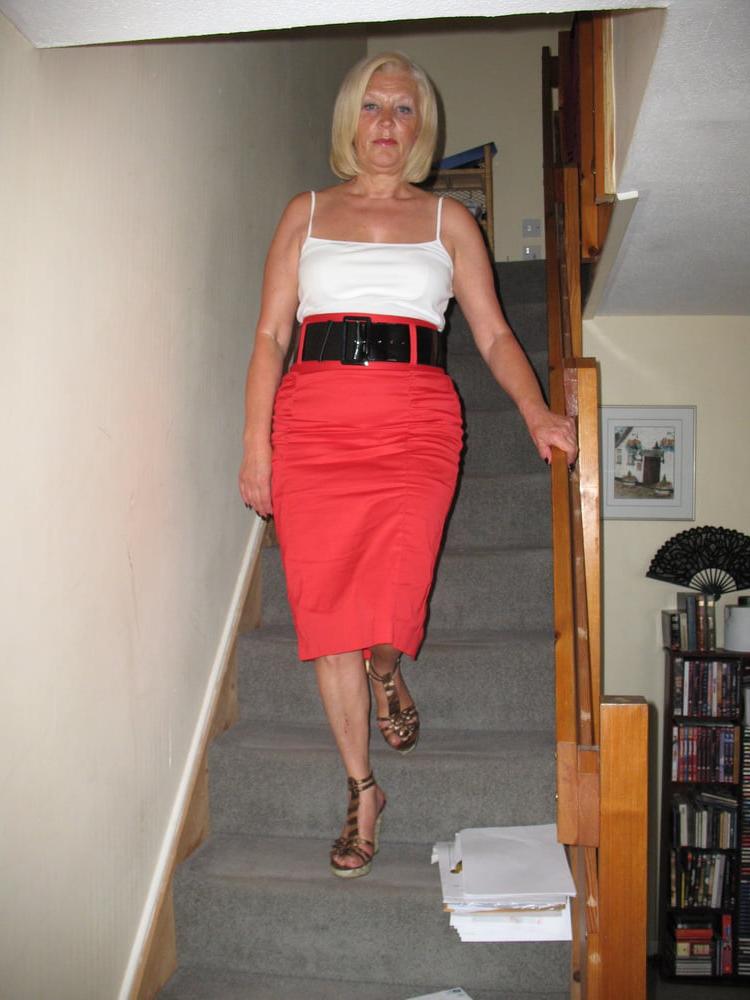 25P Blonde mature whore getting ready to fuck