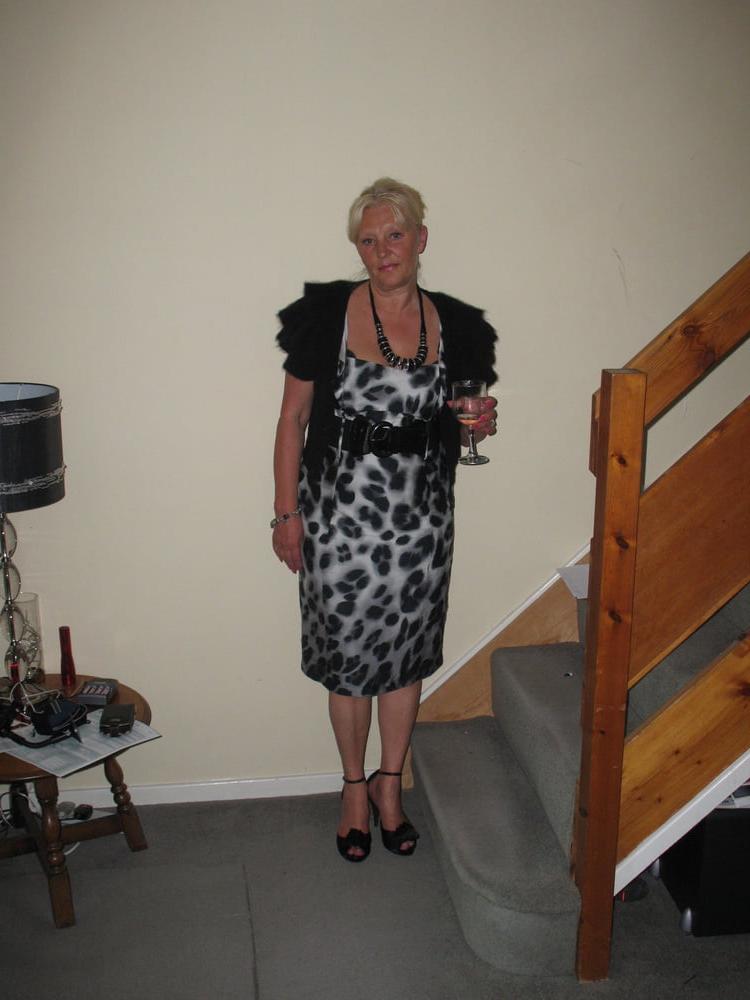 25P Blonde mature whore getting ready to fuck
