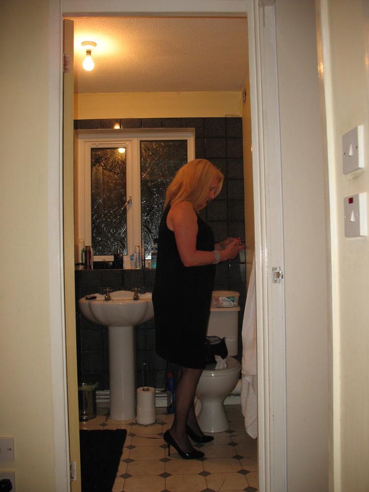 25P Blonde mature whore getting ready to fuck