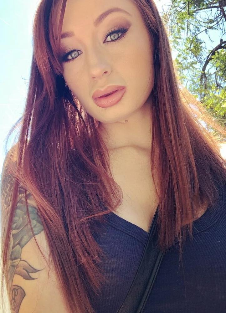 24P Women I'd Like to Fuck - Violet Monroe