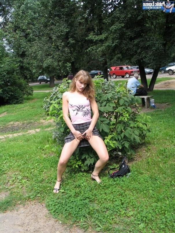 25P Girl in the Park shows her pussy