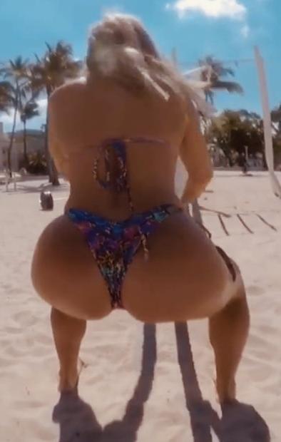 25P Bum Love 275