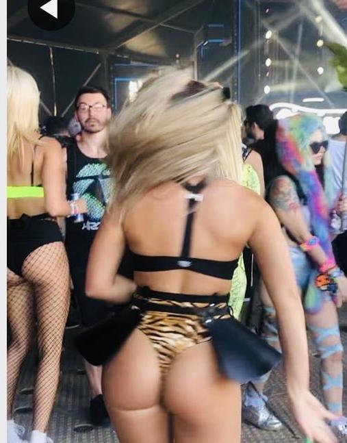 25P Bum Love 276