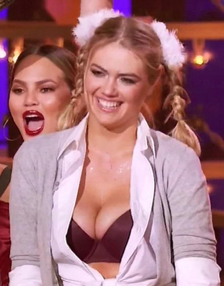 23P Kate Upton Fit As Fuck Hot Look