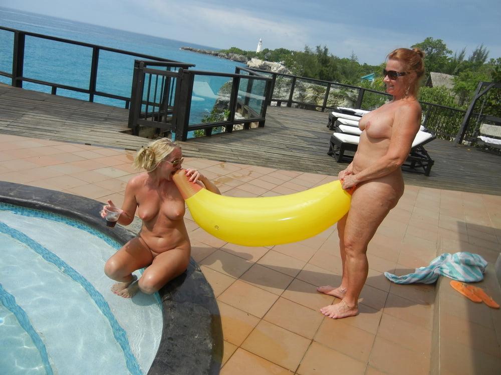 20P SekushiLover - Retired Seniors Having A Swinger's Party