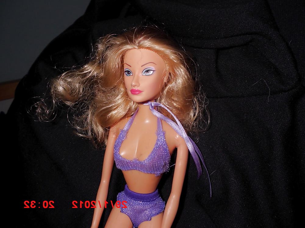 8P Blond doll