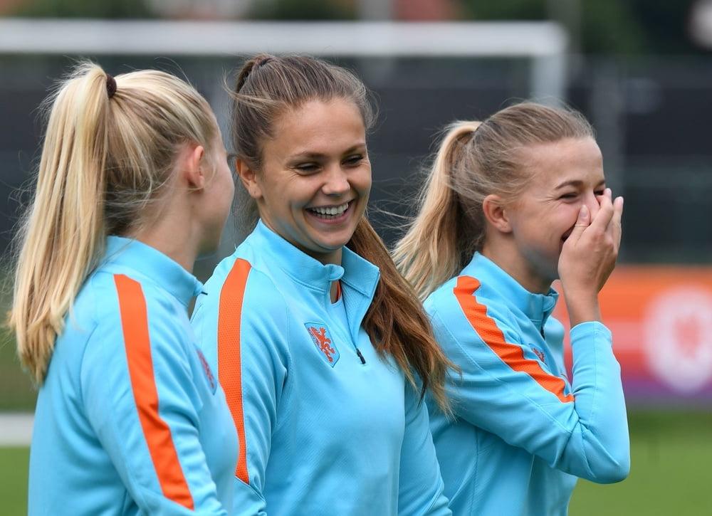 25P Dutch Football Player (Oranje Leeuwinnen) Lieke Martens 2