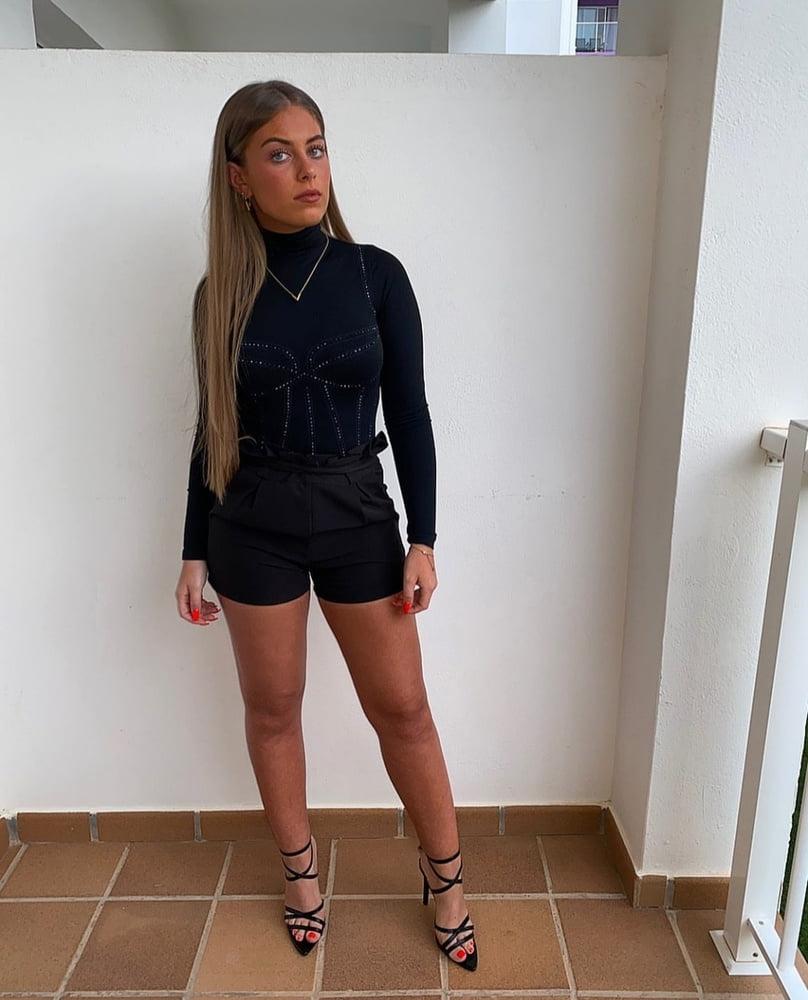20P Hot Dutch girl 3