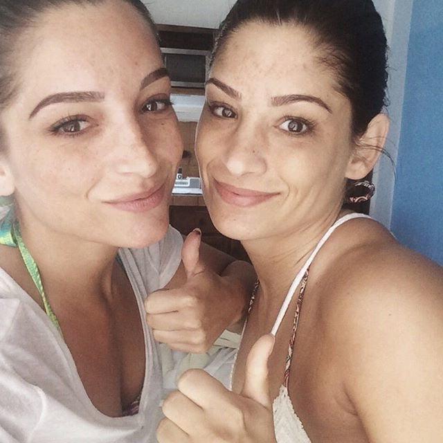 25P 2 Dutch Sisters