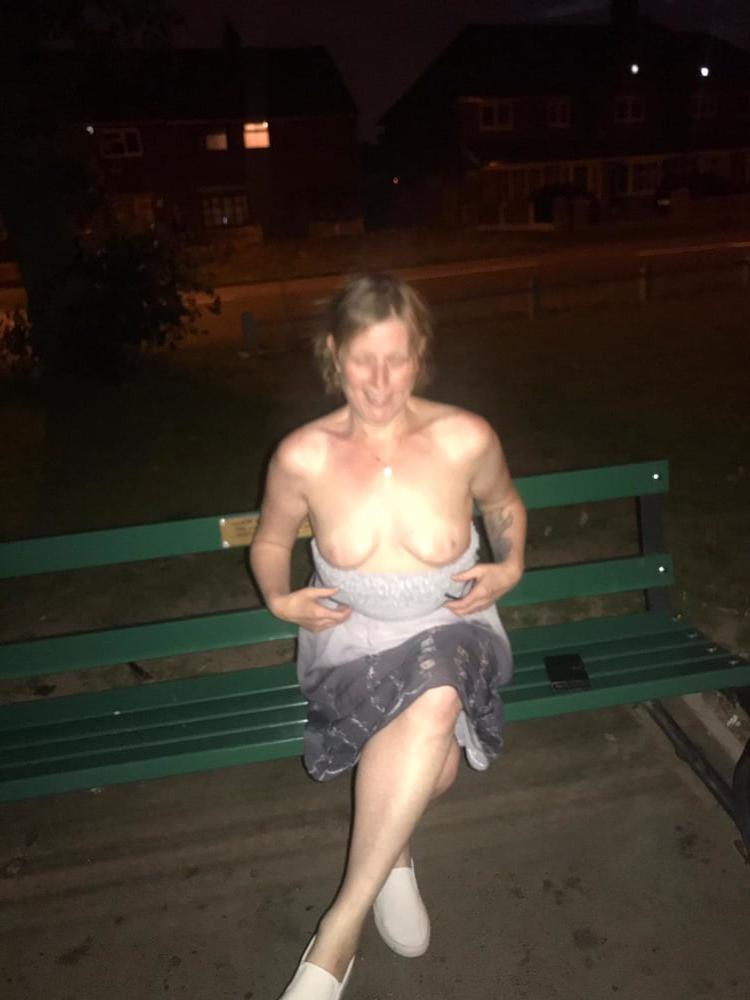 25P DOGGING IN DUDLEY UK JUNE 2020
